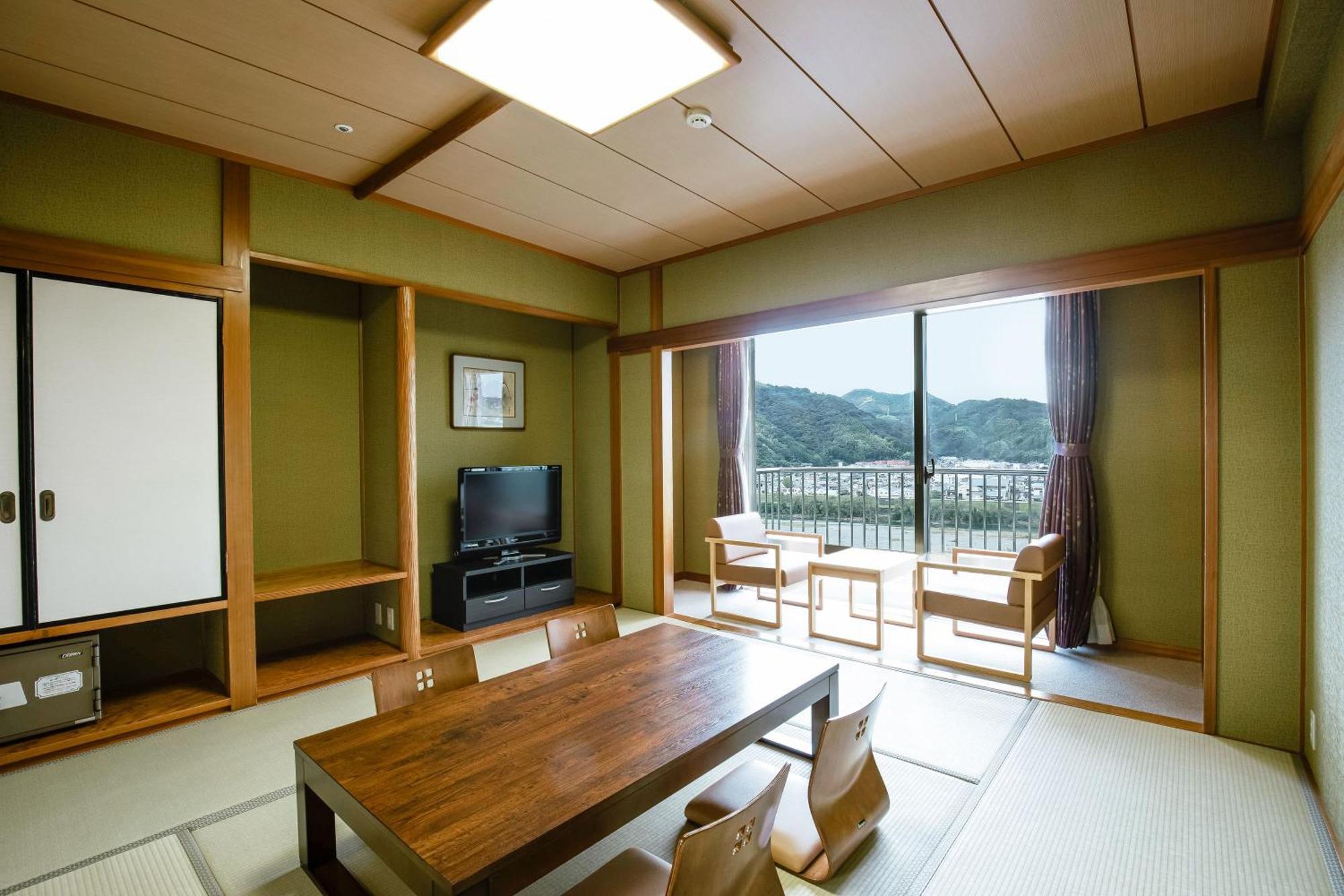 亀の井ホテル 高知 4*