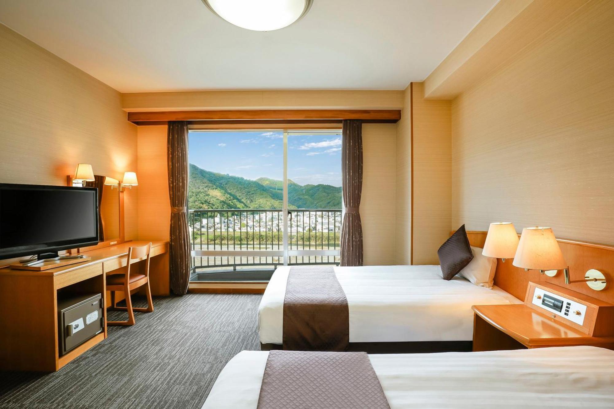 Kamenoi Kochi 4*