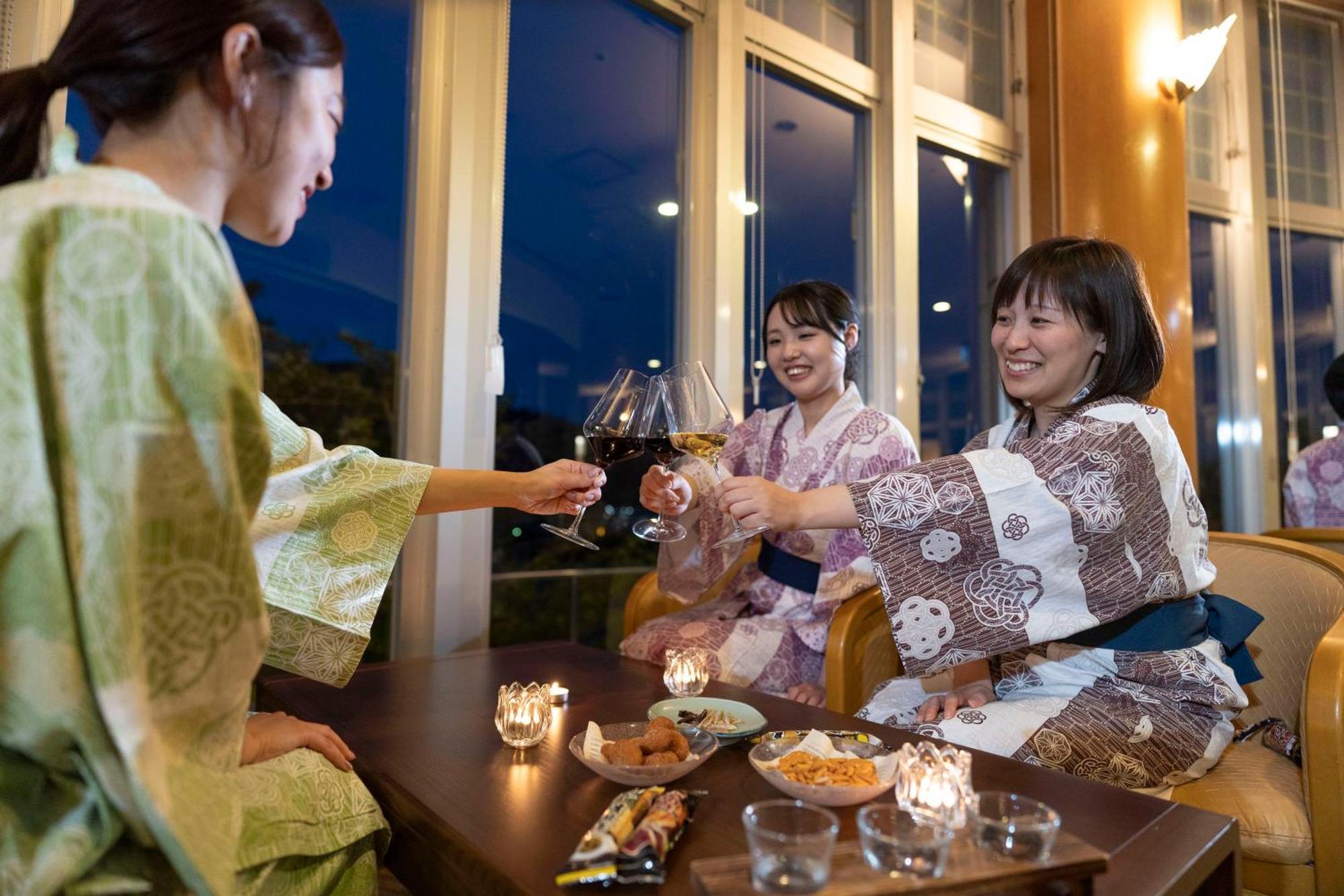 旅館 亀の井ホテル 高知 4*
